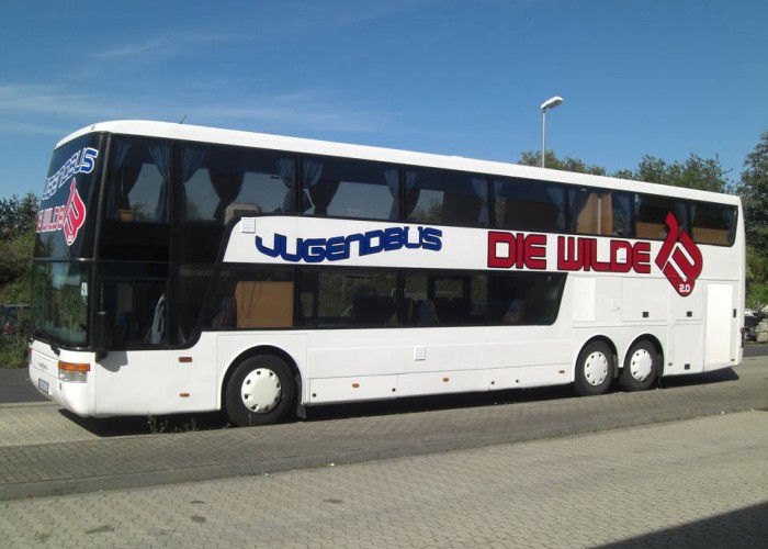 Jugendbus: Wilde 13 und ninJA